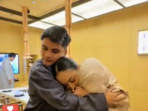 Video: Tangis Haru Jadi Bahagia, Psikolog Ungkap Kunci Damai Denada-Ressa