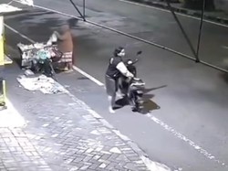 Video Detik-detik Xenia Tabrak 2 Wanita di Sidoarjo Sampai Tewas