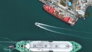 Efek Perang Iran, Terusan Panama Diserbu Kapal LNG