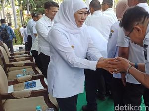 Pemprov Jatim Kaji WFH Tiap Rabu, Khofifah: Kalau Jumat Bablas Long Weekend