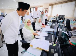 Hari Pertama Masuk Kerja, Gus Ipul akan Beri Sanksi 2708 Pegawai Tak Hadir