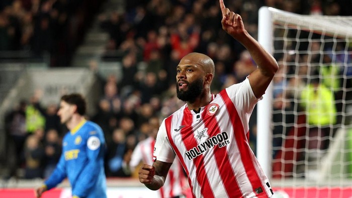 Soccer Football - Premier League - Brentford v Wolverhampton Wanderers - GTech Community Stadium, London, Britain - March 16, 2026 Brentfords Igor Thiago celebrates scoring their second goal REUTERS/Ian Walton EDITORIAL USE ONLY. NO USE WITH UNAUTHO