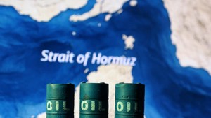 Iran Izinkan 20 Kapal Pakistan Lewati Selat Hormuz