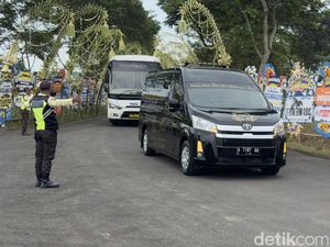 Bos Djarum Michael Bambang Hartono Dimakamkan di Rembang