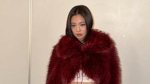 Viral Gaya Seksi Jennie BLACKPINK Pamer Perut Ramping di ComplexCon Hong Kong