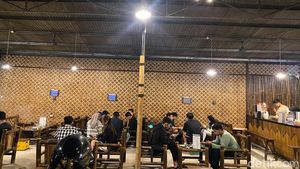 Ada Susu Murni dan Kwetiau Goreng Enak di Kedai Uncle John Tegal