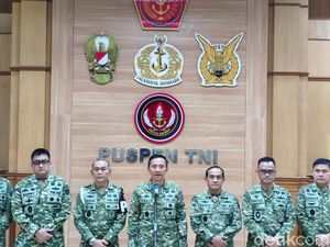 TNI Beri Penghargaan ke Prajurit Bantu Tangani Bencana-Jaga Stabilitas Negara