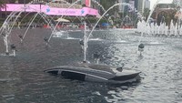 Kronologi Pengemudi BYD Nyebur ke Kolam Bundaran HI Dini Hari