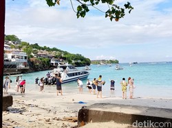 Puluhan Ribu Penumpang Menyeberang dari Sanur ke Nusa Penida