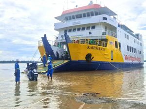 Pelabuhan Sebawang KTT Habis Dikeluhkan Penumpang Feri