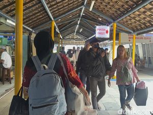 23 Ribu Penumpang Padati Terminal Purabaya pada Arus Balik Lebaran