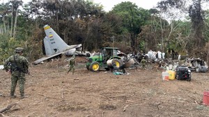 Pesawat Hercules C-130 Jatuh, Bangkai Pesawat Berserakan