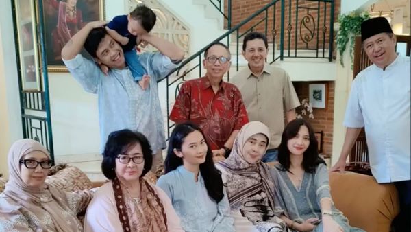 Cara Unik Ayah Vidi Aldiano Beri Ucapan Ulang Tahun ke Sheila Dara