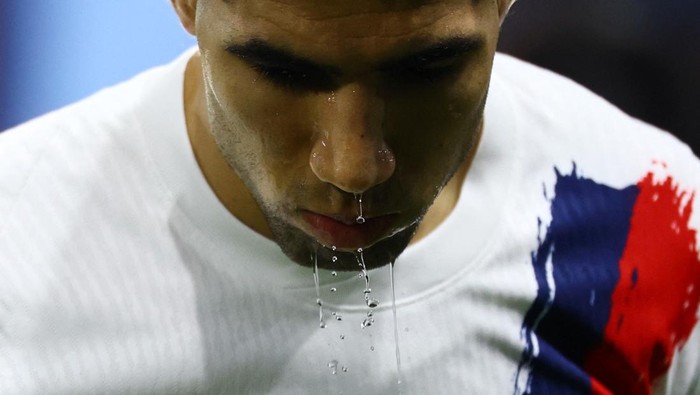 Soccer Football - Ligue 1 - Le Havre AC v Paris St Germain - Stade Oceane, Le Havre, France - February 28, 2026 Paris St Germains Achraf Hakimi during the match REUTERS/Sarah Meyssonnier