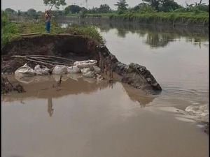 Perbaikan Tanggul Jebol Belum Tuntas, 3 Desa di Mojokerto Dihantui Banjir
