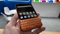 Titan 2 Elite, Smartphone Android dengan Keyboard QWERTY Mirip BlackBerry