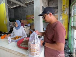 Wingko Lamongan Laris Manis Diborong Pemudik