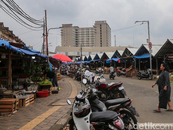 Banyak Pedagang Masih Mudik, Aktivitas Pasar Ciputat Lengang