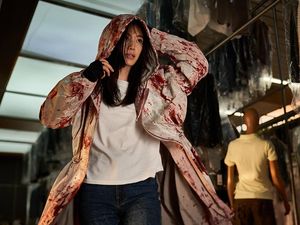 Jun Ji Hyun Berdarah-darah di Film Yeon Sang Ho Colony