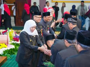 Pesan Gubernur Khofifah Saat Lantik 128 Kepala SMA/SMK/SLB Negeri