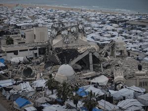 Pasukan Israel Serang Gaza, 3 Warga Sipil Tewas