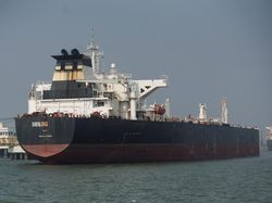 Tarif Kapal Lewat Selat Hormuz Mulai Berlaku, Bayarnya Pakai Bitcoin