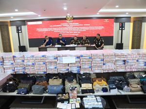 Penampakan Tumpukan Uang Rp 214,2 Miliar dari Kasus Tambang Kukar