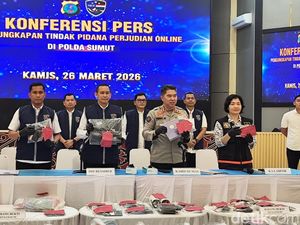 Momen Polisi Gerebek Kamar Apartemen di Medan yang Jadi Markas Judi Online