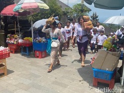 Jelang IBTK, Puluhan PKL Masih Jualan di Sekitar Pura Agung Besakih