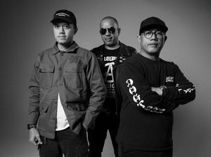 Perjalanan Baru Seringai Lewat Sejati dan Senarai Feses