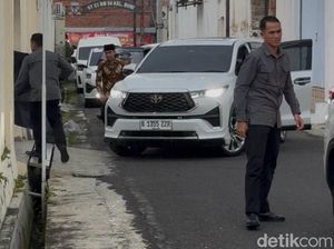 Kunjungi Pondok Az-Zayadiyy Solo, Gibran Minta Gus Karim Doakan Jokowi