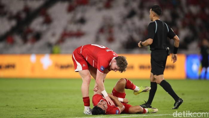 Striker Timnas Indonesia Ramadan Sananta saat berduel melawan pemain Saint Kitts & Nevis di SUGBK, Jakarta, Jumat (27/3/2026).