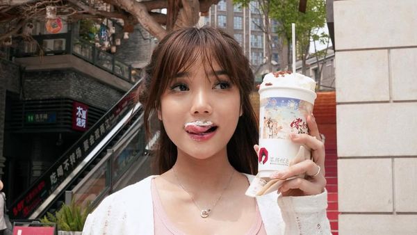 Hobi Liburan ke Luar Negeri, Fuji Kulineran di Jepang hingga Inggris!