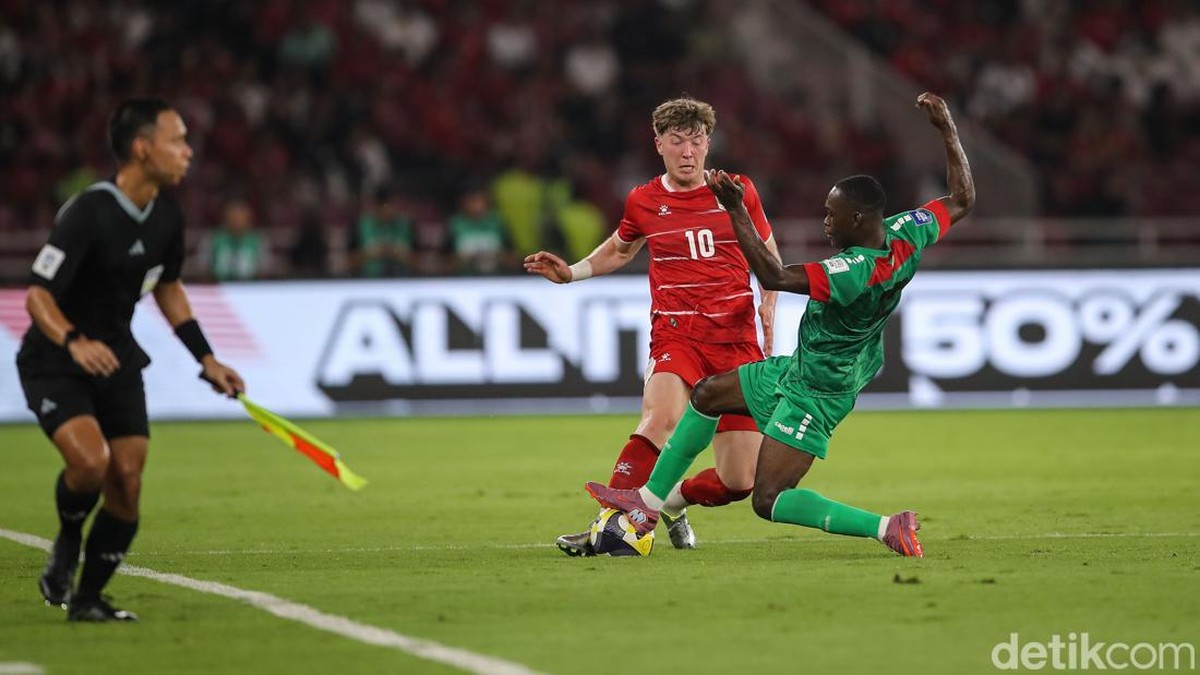 Ole Romeny juga bermain apik menjalankan peran di pos pemain nomor 10. (Foto: Rifkianto Nugroho/detikFoto)