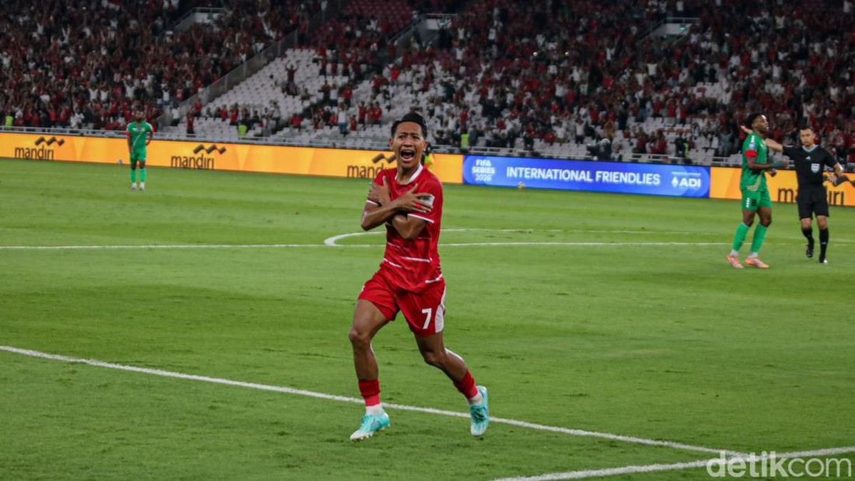 Selebrasi Beckham Putra usai bikin gol ke gawang Saint Kitts & Nevis. Foto: Muhammad Reevanza/detikFoto