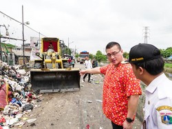 Kenneth DPRD DKI Ajak Warga & Pemprov Jakarta Bersinergi Atasi Darurat Sampah