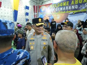 Kapolda Babel Pantau Pelepasan Pemudik Lewat KRI Semarang di Belitung