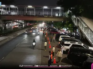 Viral Parkir Makan Jalan di Cawang Jaktim, Dishub DKI Koordinasi ke Pedagang