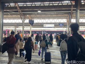Senangnya Pemudik Ikut Balik Gratis di Stasiun Tawang: Hemat Rp 1,5 Juta