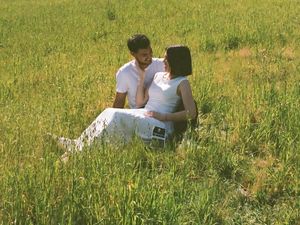 Congrats! Istri Taylor Lautner Umumkan Hamil Anak Pertama