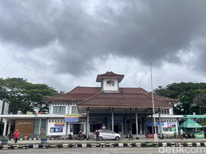 Jalan Lintas Timur Ditutup, Penumpang di Terminal AAL Palembang Menurun