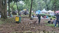 Pengunjung Kesal, Ulah Nakal Wisatawan Bikin Ragunan Penuh Sampah dan Asap Rokok