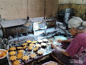 Melihat Roti Kembang Waru yang Legendaris, Asli dari Kotagede