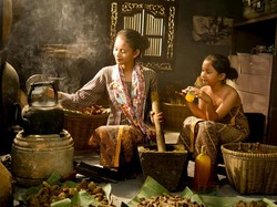 4 Tingkatan Unggah-ungguh Bahasa Jawa dan Contohnya