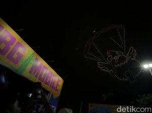 Ribuan Drone Sulap Langit Surabaya Jadi Arena PUBG Mobile