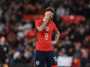 Ben White Kembali, Ben White Dicemooh