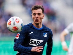 Dekati Asllani, Barcelona Siap Saingan sama Spurs dan Chelsea