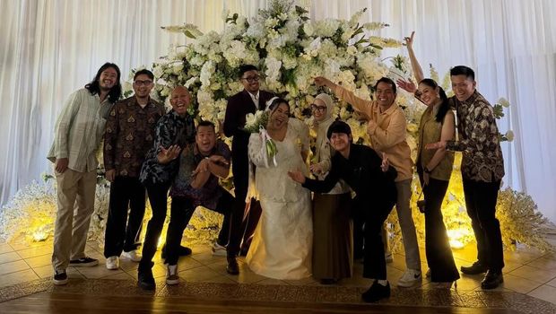 Gita Bhehbita menikah dengan Ganang Aji