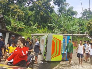 Penampakan Kereta Kelinci di Mojokerto Terguling Tewaskan 1 Penumpang