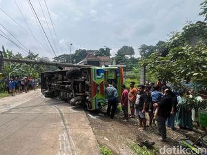 Kereta Kelinci yang Terguling di Mojokerto Angkut 21 Penumpang